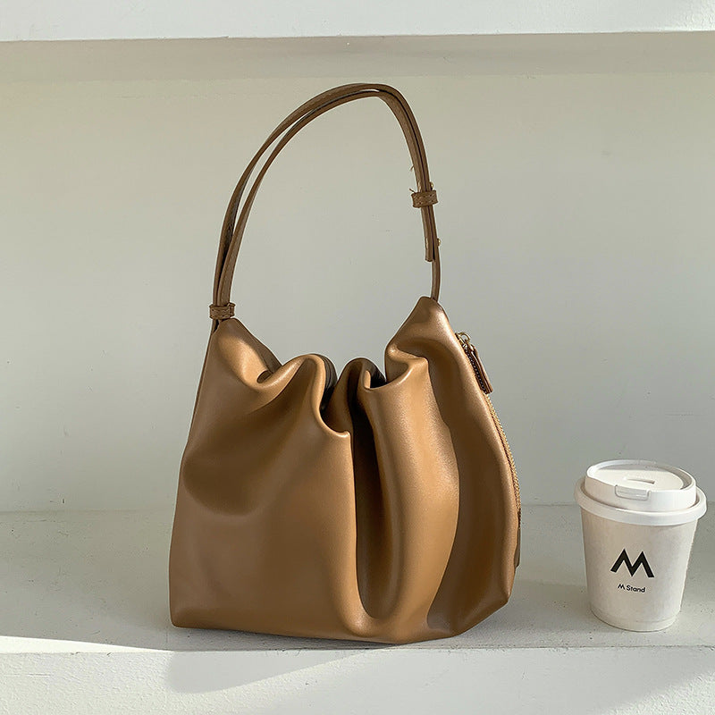Fashionable new simple large-capacity shoulder pleated bag