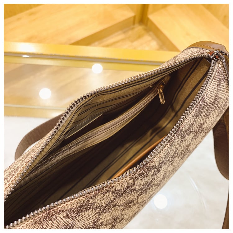 Fashionable Crossbody Bag