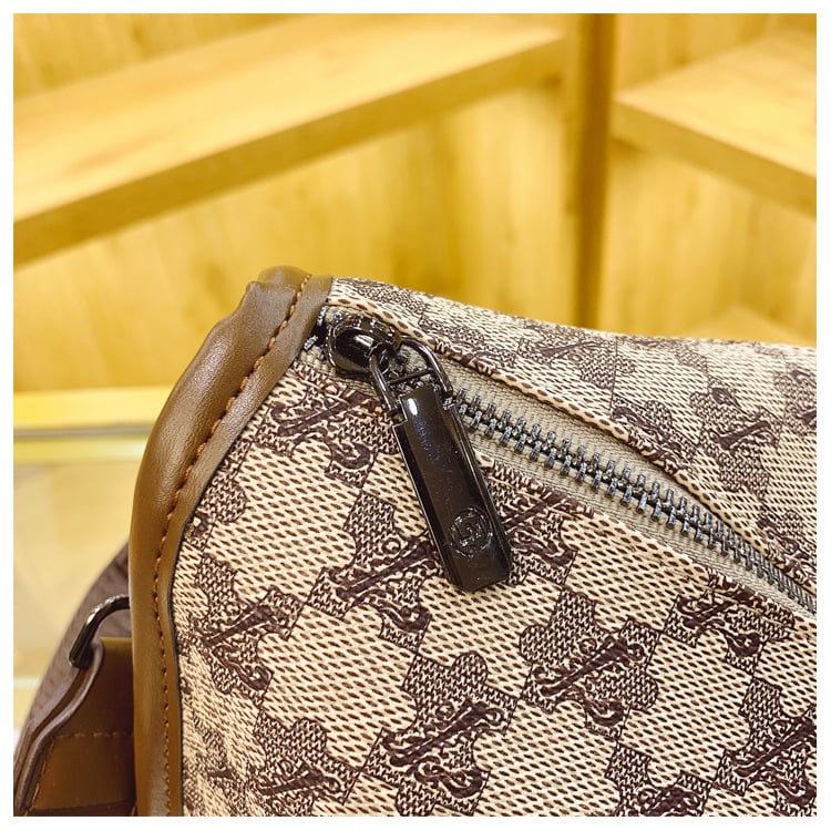 Fashionable Crossbody Bag