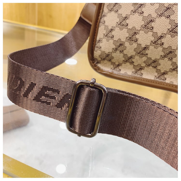 Fashionable Crossbody Bag