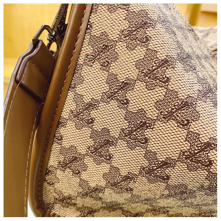 Fashionable Crossbody Bag