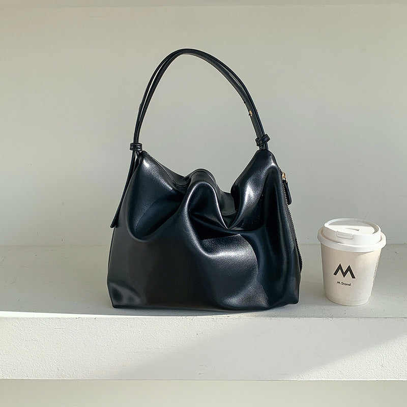 Fashionable new simple large-capacity shoulder pleated bag