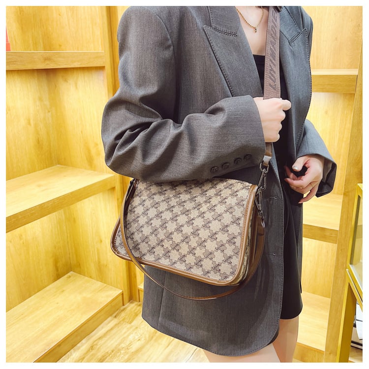 Fashionable Crossbody Bag